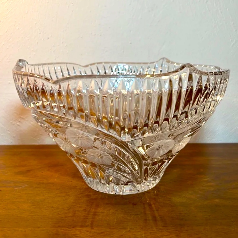 Avignon Crystal Frost Etched Flower Glass Bowl